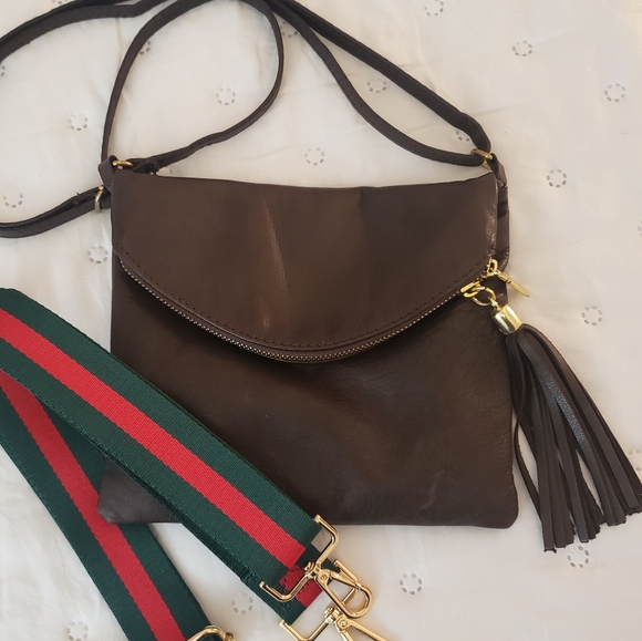 🎉Vera Pelle leather cross body 8.6x7.5x0.79 🎉DESIGNER CLEARANCE DEAL - Picture 3 of 12